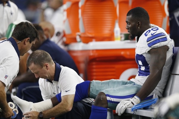 Dez Bryant Breaks Bone in Foot, Out 4-6 Weeks