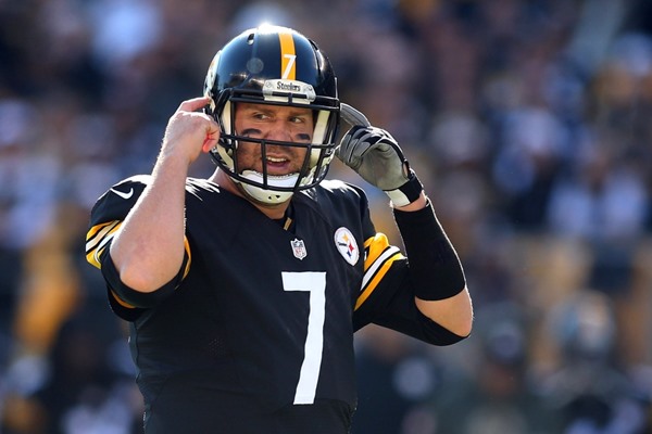 Ben Roethlisberger Exits Game with Apparent Foot Injury