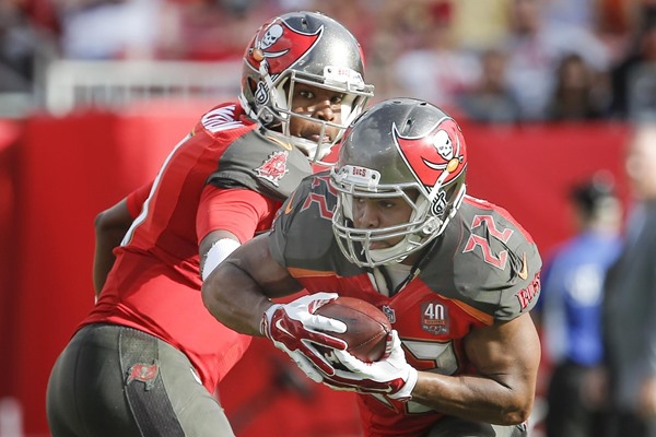 Fantasy Slant: Doug Martin Re-signs with the Buccaneers