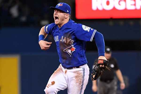 Blue Jays 3B Josh Donaldson Out 2-3 Weeks with Calf Strain 