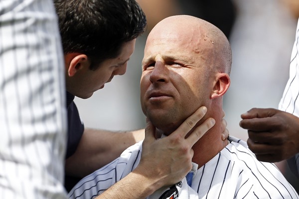 Injury Alert: Yankees OF Brett Gardner Exits After Scary Collision 