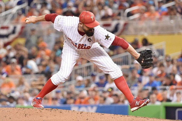 Phillies RP Pat Neshek Traded to Colorado Rockies