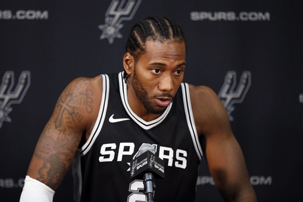 Spurs SF Kawhi Leonard (Quad) Ruled Out for Season Opener