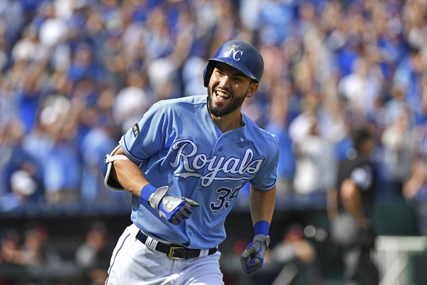 Fantasy Spin: Eric Hosmer Signs with San Diego Padres