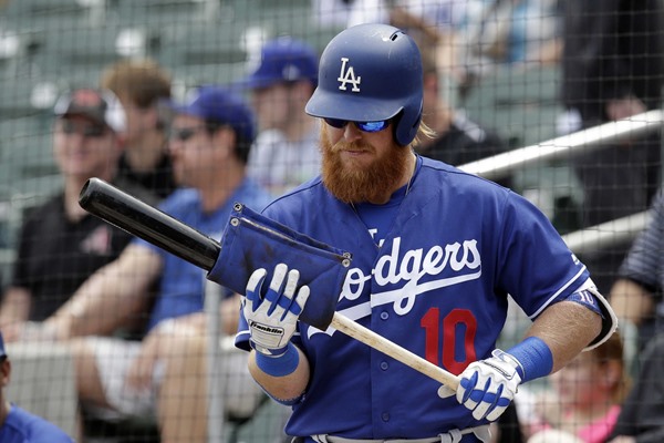 Fantasy Spin: Dodgers 3B Justin Turner Breaks Wrist
