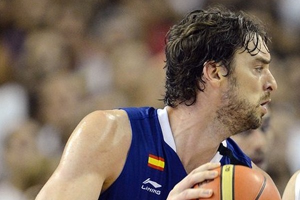 London 2012 - Two Spainards with Fantasy Values Heading in Different Directions 