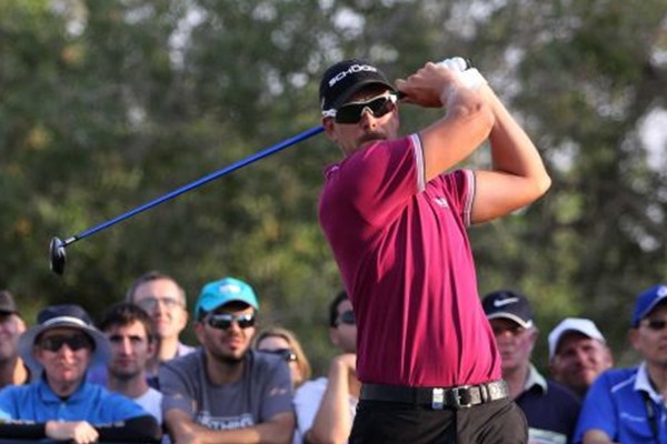 Henrik Stenson leads the DP World Tour Championship at the halfway stage