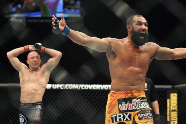 Georges St-Pierre Retains Title in Controversial Split Decision Over Johny Hendricks 