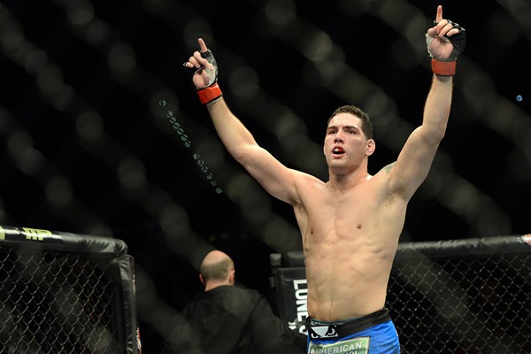 Chris Weidman Needs Knee Surgery, Lyoto Machida Title Bout Pushed to UFC 175