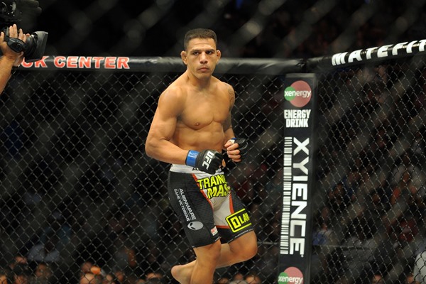 UFC Fight Night 49: Rafael dos Anjos Shocks Benson Henderson with Flash KO