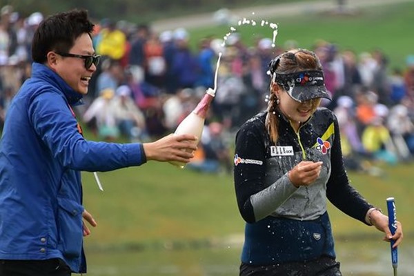 Another Teenager Korean Kyu Jung Baek Wins on LPGA Tour