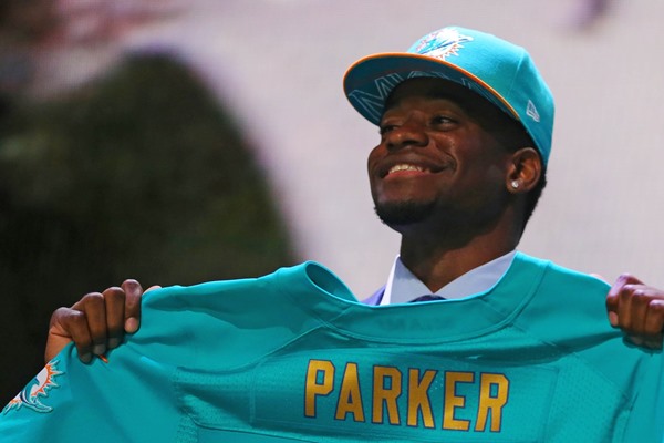 Miami Dolphins WR DeVante Parker Out 3-4 More Weeks